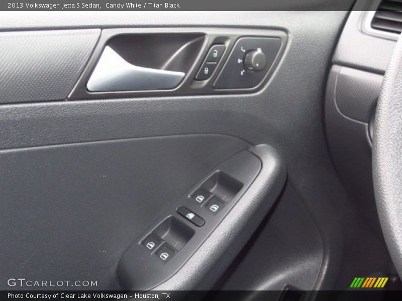 Candy White / Titan Black 2013 Volkswagen Jetta S Sedan