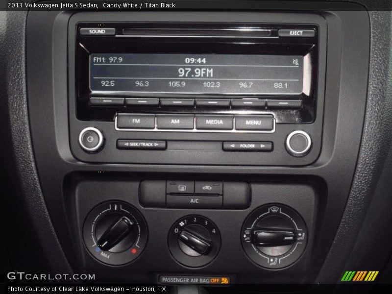 Candy White / Titan Black 2013 Volkswagen Jetta S Sedan