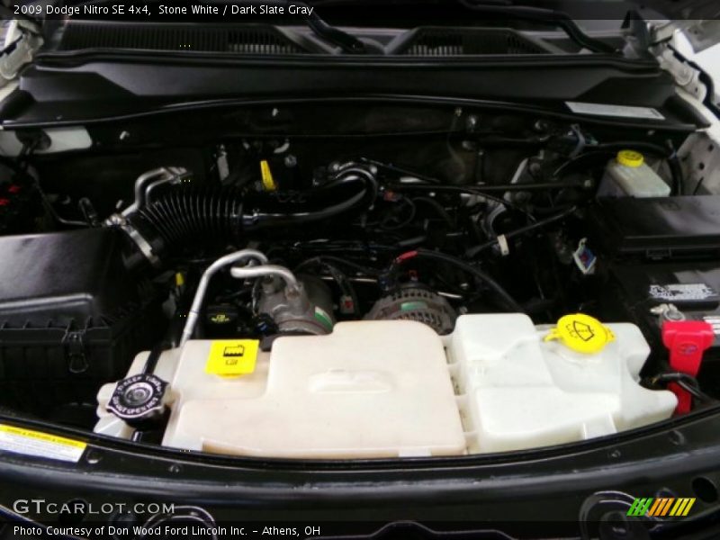 Stone White / Dark Slate Gray 2009 Dodge Nitro SE 4x4