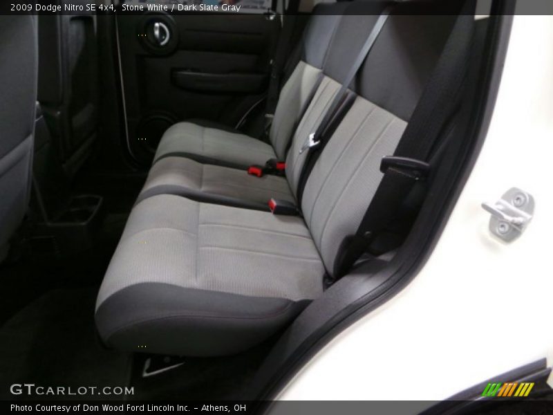 Stone White / Dark Slate Gray 2009 Dodge Nitro SE 4x4
