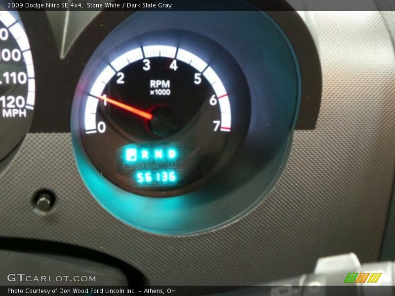 Stone White / Dark Slate Gray 2009 Dodge Nitro SE 4x4