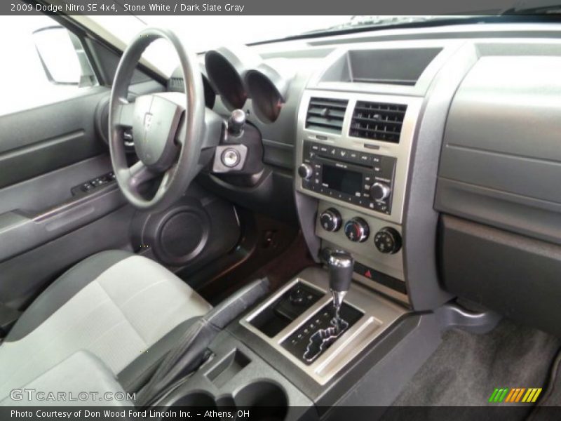 Stone White / Dark Slate Gray 2009 Dodge Nitro SE 4x4