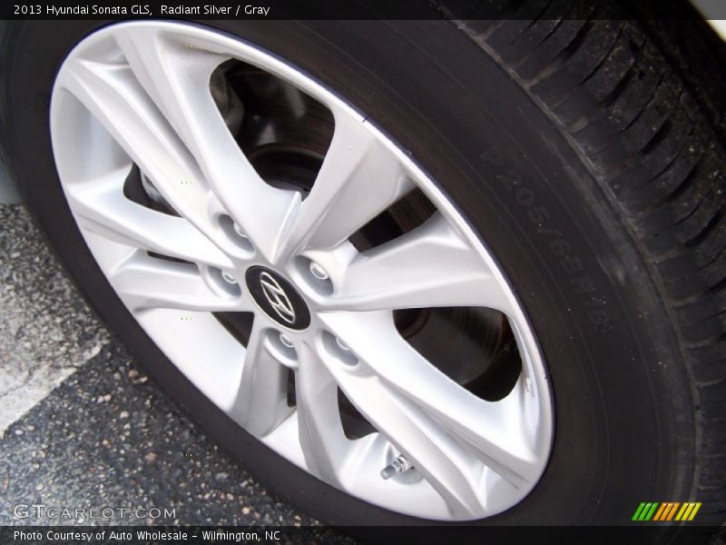 Radiant Silver / Gray 2013 Hyundai Sonata GLS