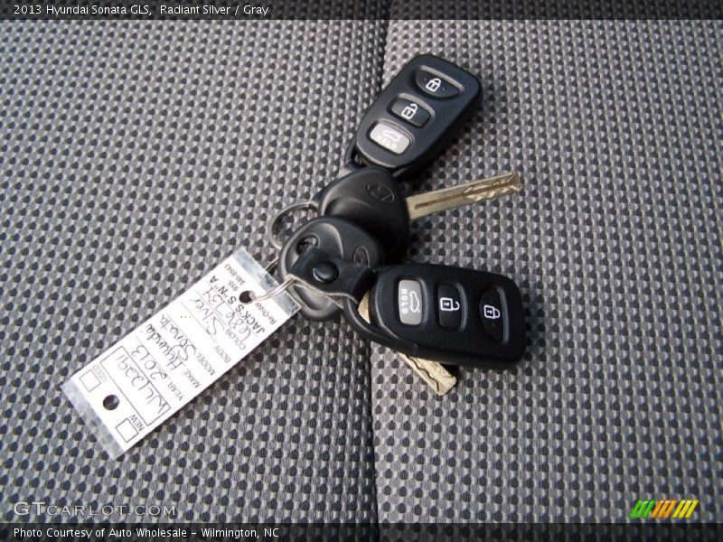 Radiant Silver / Gray 2013 Hyundai Sonata GLS