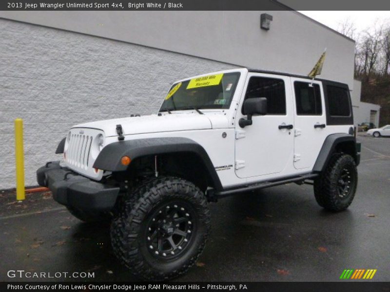 Bright White / Black 2013 Jeep Wrangler Unlimited Sport 4x4