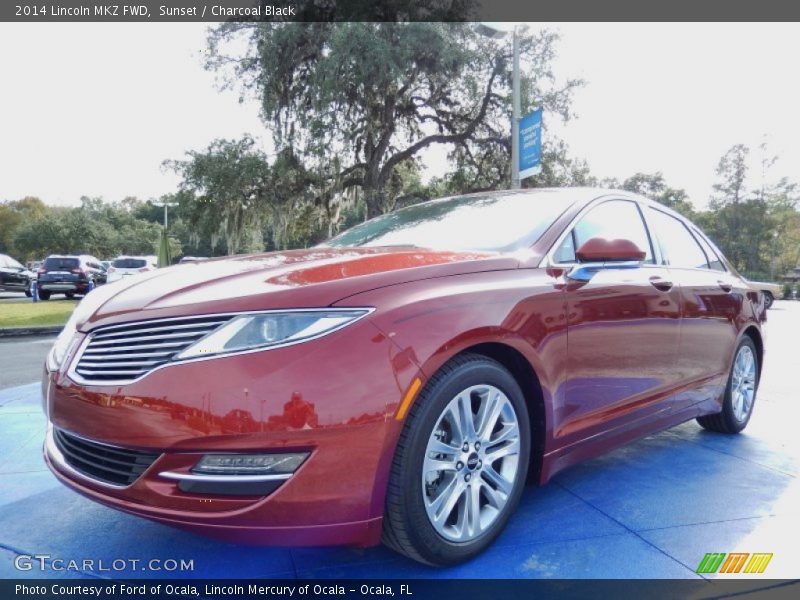 Front 3/4 View of 2014 MKZ FWD