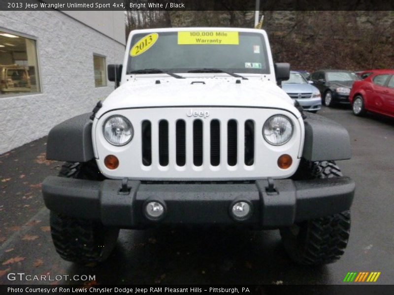 Bright White / Black 2013 Jeep Wrangler Unlimited Sport 4x4