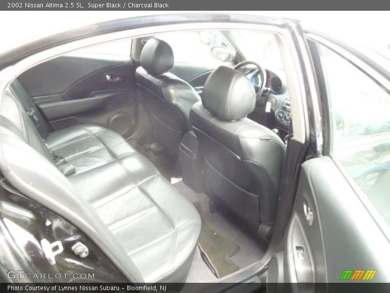 Super Black / Charcoal Black 2002 Nissan Altima 2.5 SL