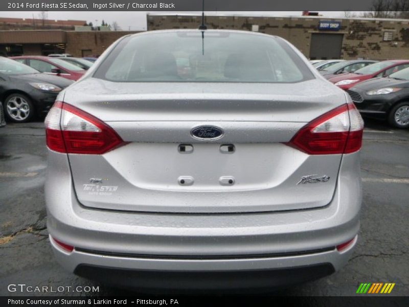 Ingot Silver / Charcoal Black 2014 Ford Fiesta SE Sedan