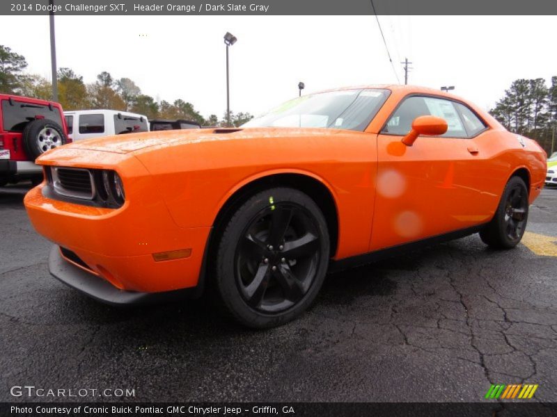 Front 3/4 View of 2014 Challenger SXT