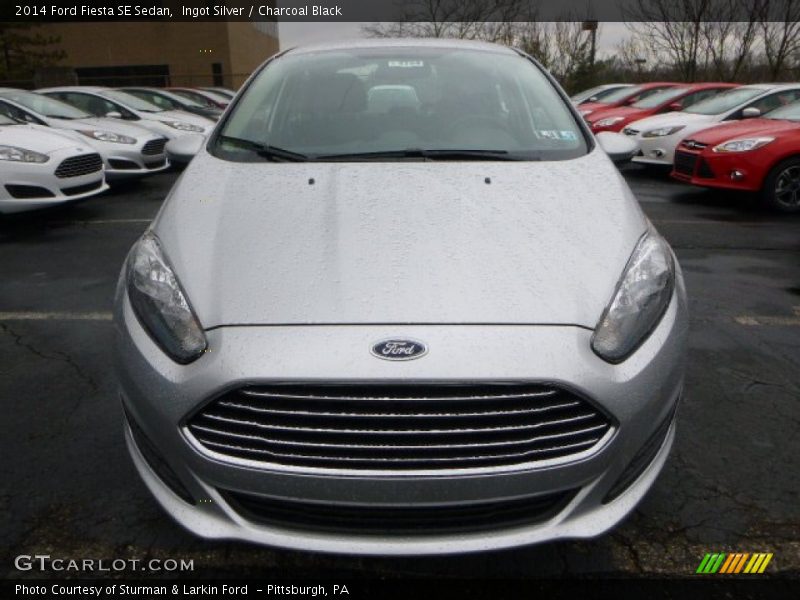 Ingot Silver / Charcoal Black 2014 Ford Fiesta SE Sedan