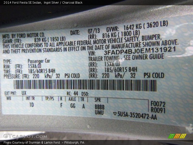 Ingot Silver / Charcoal Black 2014 Ford Fiesta SE Sedan
