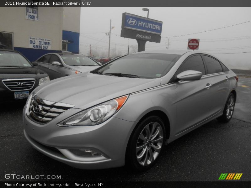 Radiant Silver / Gray 2011 Hyundai Sonata SE