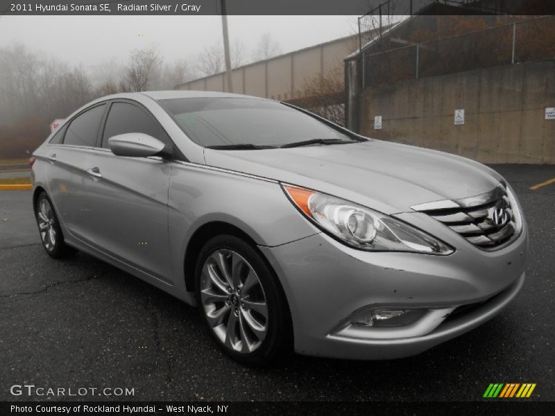 Radiant Silver / Gray 2011 Hyundai Sonata SE