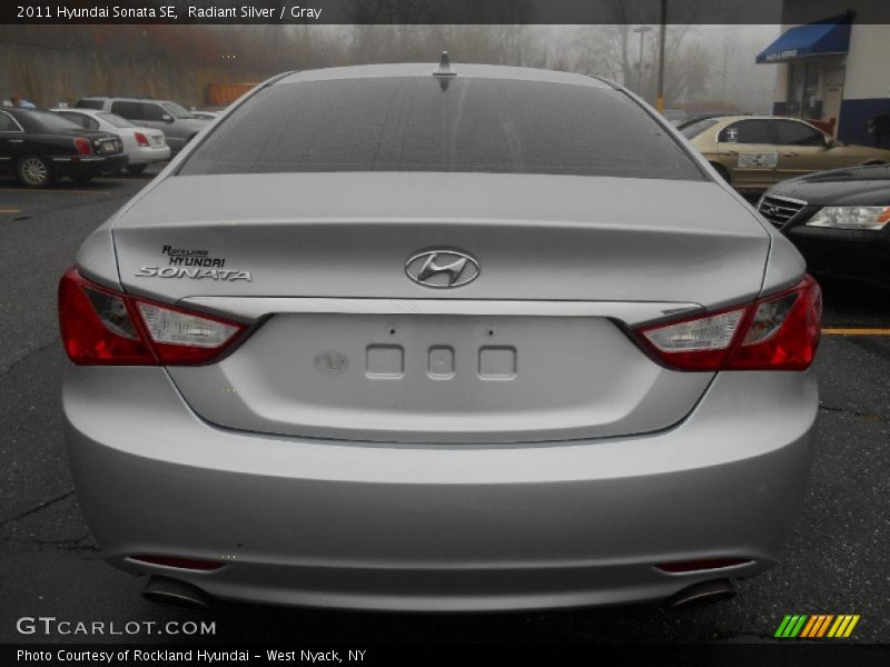 Radiant Silver / Gray 2011 Hyundai Sonata SE