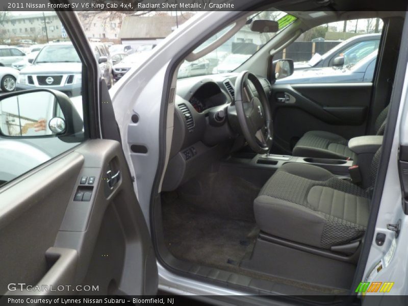 Radiant Silver Metallic / Graphite 2011 Nissan Frontier SV V6 King Cab 4x4