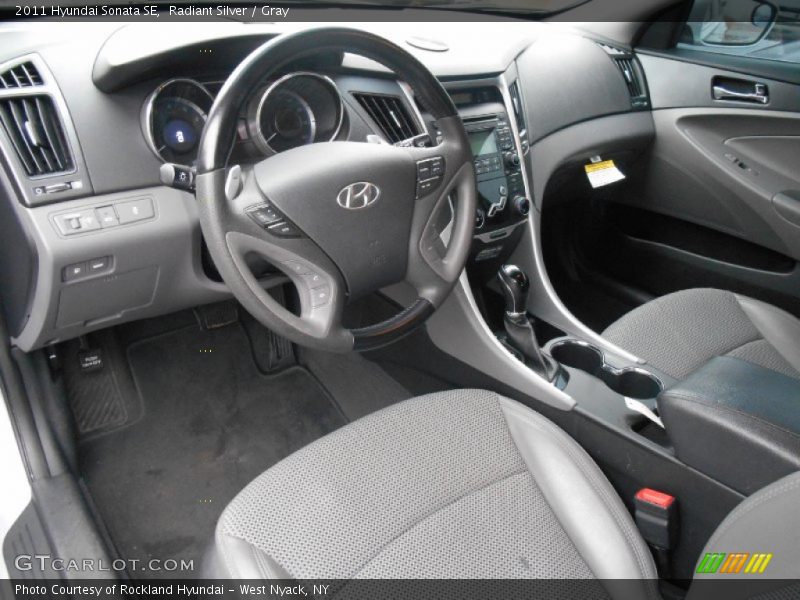 Radiant Silver / Gray 2011 Hyundai Sonata SE