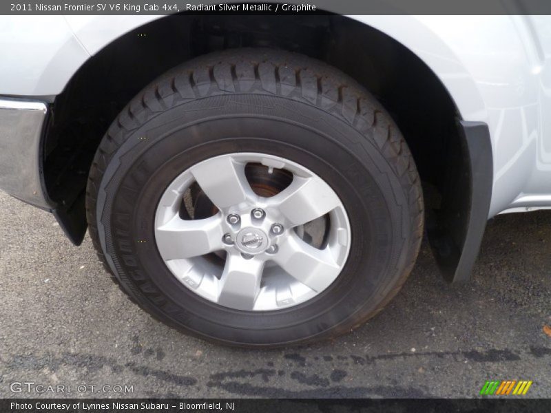 Radiant Silver Metallic / Graphite 2011 Nissan Frontier SV V6 King Cab 4x4
