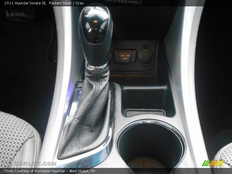 Radiant Silver / Gray 2011 Hyundai Sonata SE