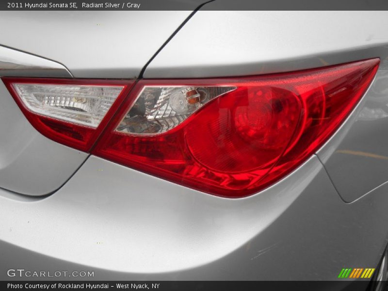 Radiant Silver / Gray 2011 Hyundai Sonata SE