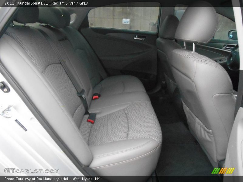 Radiant Silver / Gray 2011 Hyundai Sonata SE