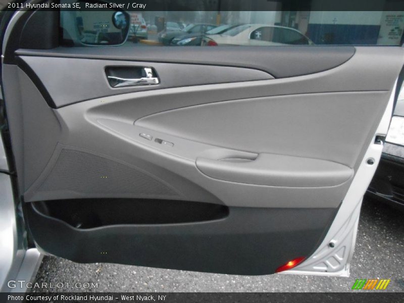 Radiant Silver / Gray 2011 Hyundai Sonata SE