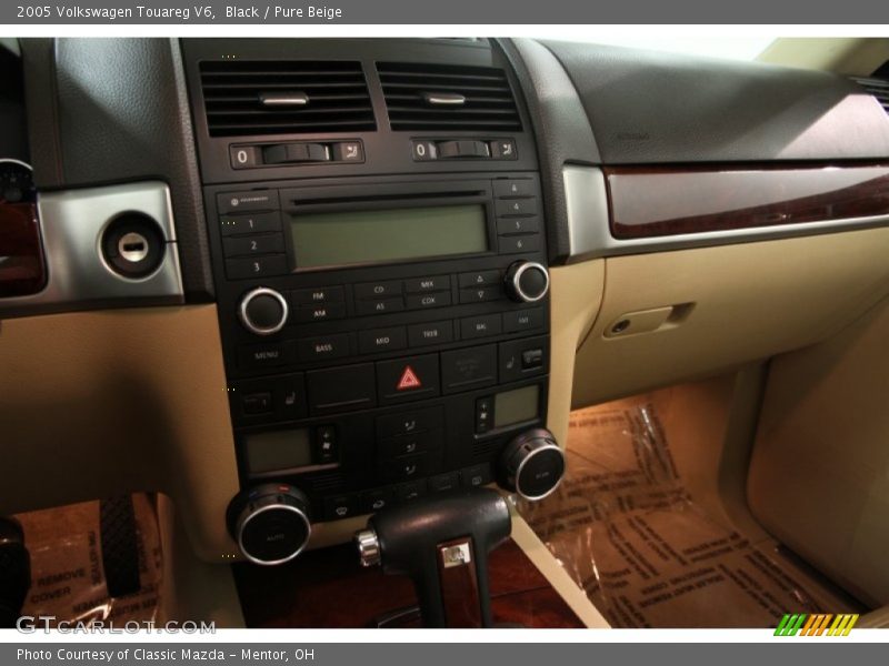 Black / Pure Beige 2005 Volkswagen Touareg V6