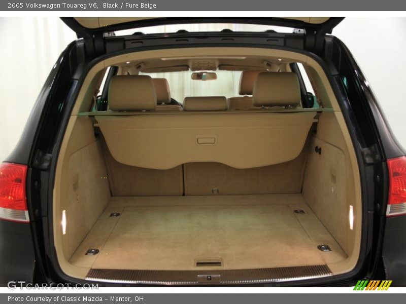 Black / Pure Beige 2005 Volkswagen Touareg V6