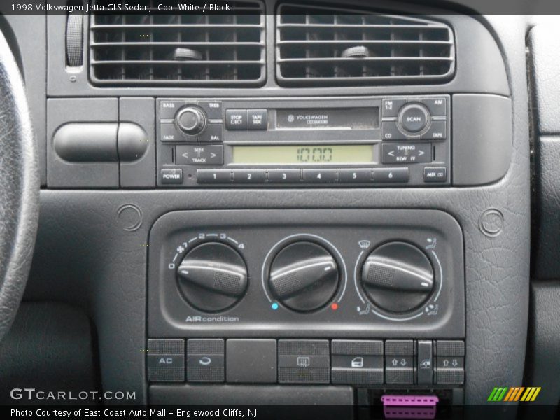 Controls of 1998 Jetta GLS Sedan