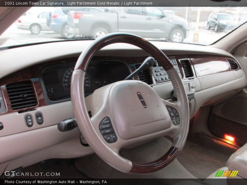 Light Parchment Gold Metallic / Light Parchment 2001 Lincoln Town Car Signature