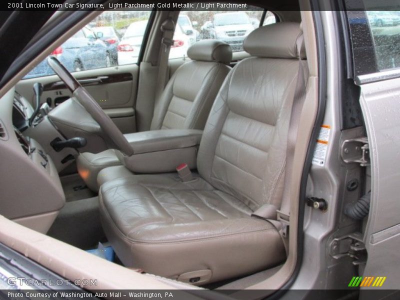 Front Seat of 2001 Town Car Signature