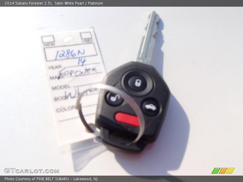 Satin White Pearl / Platinum 2014 Subaru Forester 2.5i
