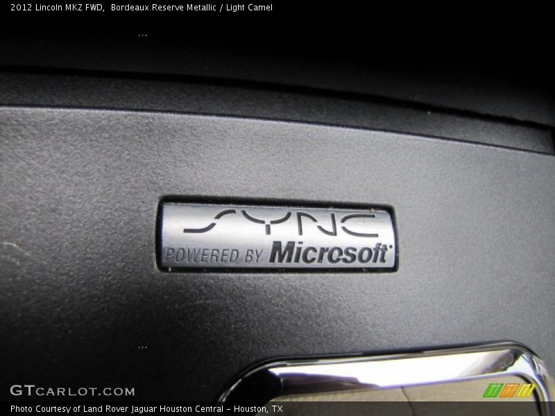 Bordeaux Reserve Metallic / Light Camel 2012 Lincoln MKZ FWD