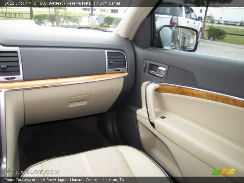 Bordeaux Reserve Metallic / Light Camel 2012 Lincoln MKZ FWD