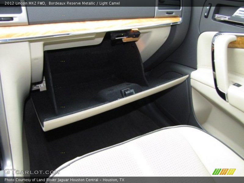 Bordeaux Reserve Metallic / Light Camel 2012 Lincoln MKZ FWD