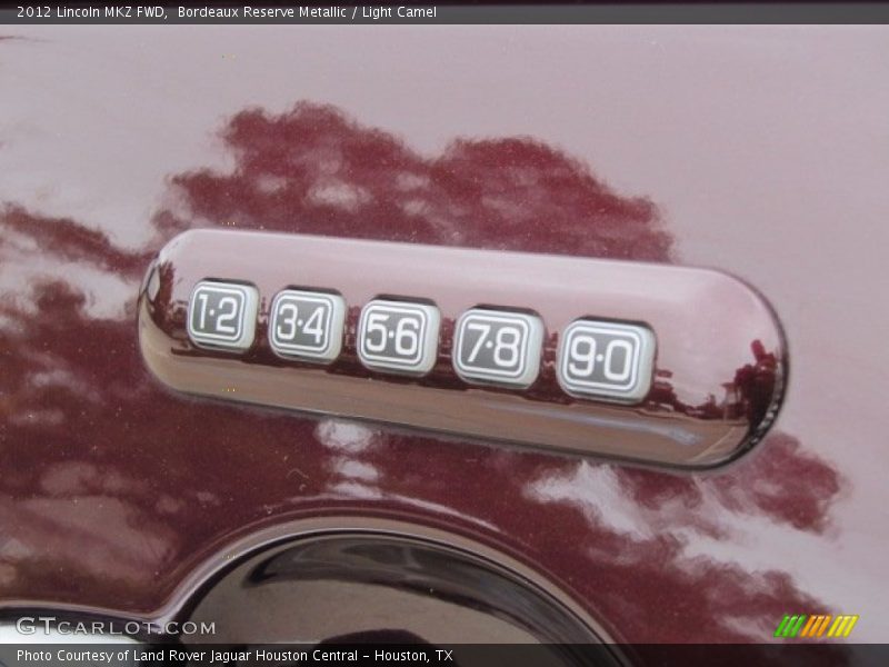 Bordeaux Reserve Metallic / Light Camel 2012 Lincoln MKZ FWD