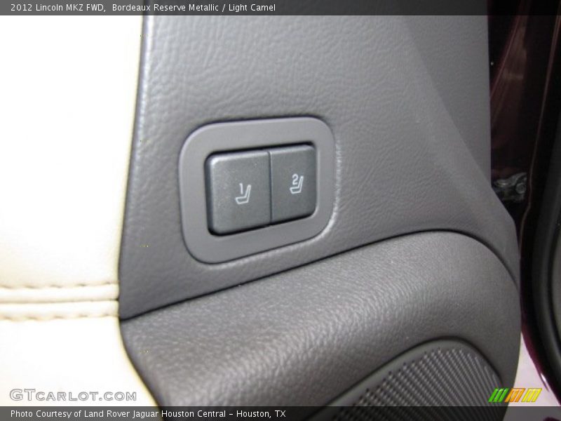 Bordeaux Reserve Metallic / Light Camel 2012 Lincoln MKZ FWD