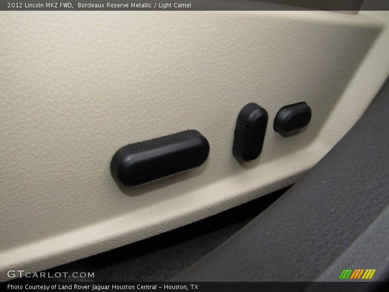 Bordeaux Reserve Metallic / Light Camel 2012 Lincoln MKZ FWD