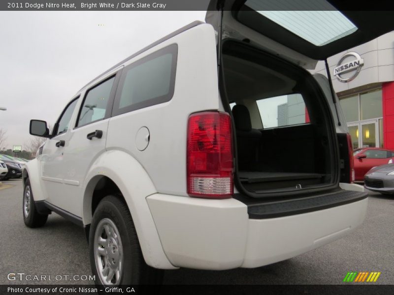 Bright White / Dark Slate Gray 2011 Dodge Nitro Heat