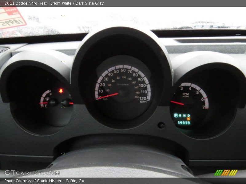 Bright White / Dark Slate Gray 2011 Dodge Nitro Heat
