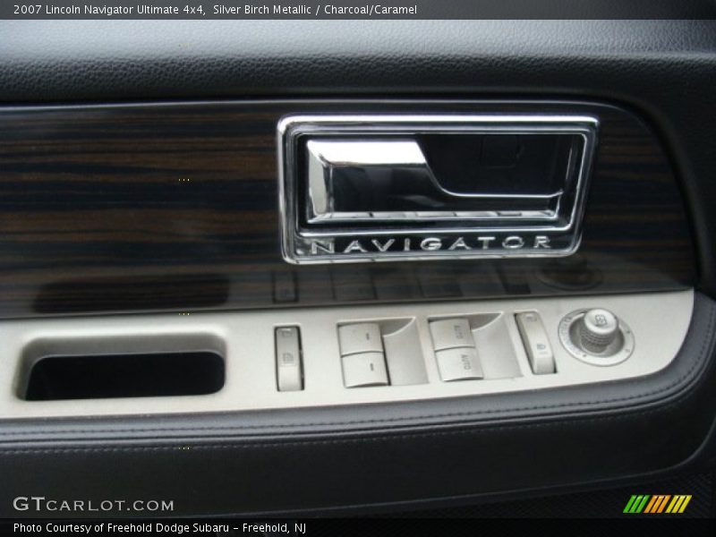 Silver Birch Metallic / Charcoal/Caramel 2007 Lincoln Navigator Ultimate 4x4