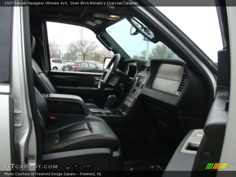 Silver Birch Metallic / Charcoal/Caramel 2007 Lincoln Navigator Ultimate 4x4