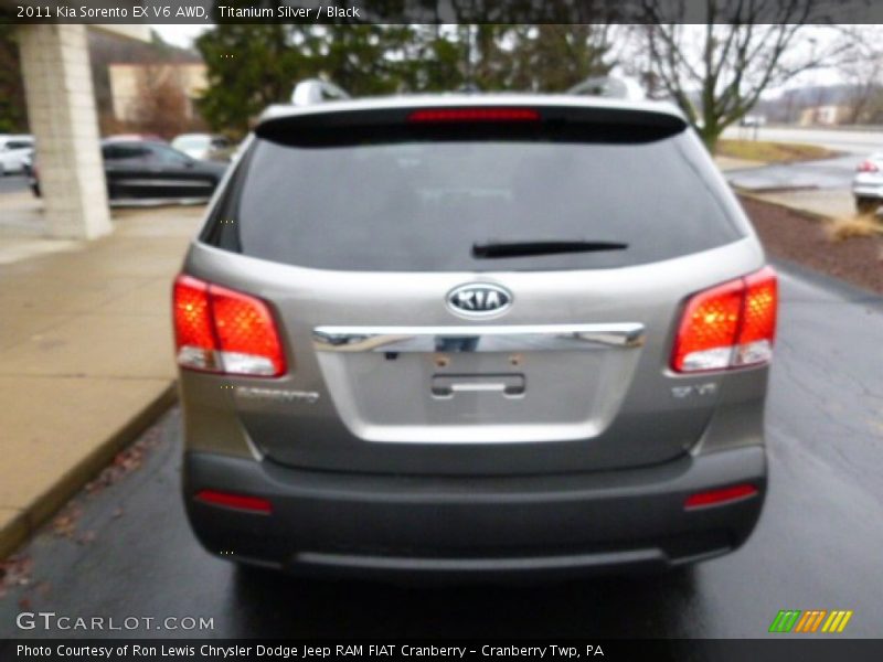 Titanium Silver / Black 2011 Kia Sorento EX V6 AWD