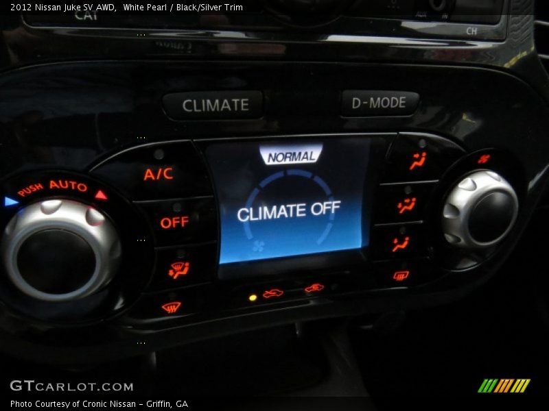 White Pearl / Black/Silver Trim 2012 Nissan Juke SV AWD