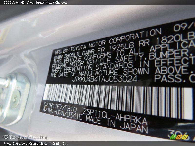 Silver Streak Mica / Charcoal 2010 Scion xD