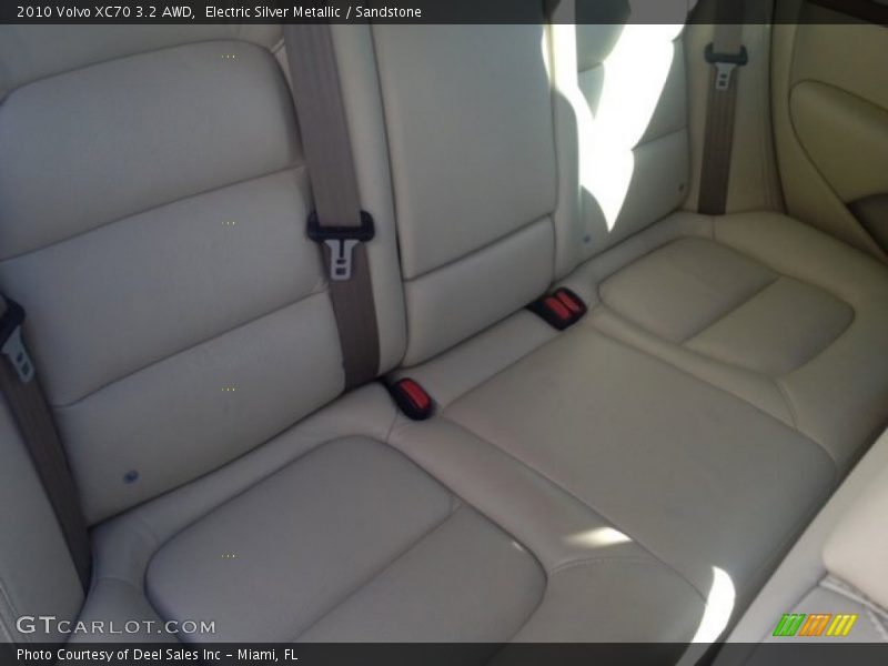Electric Silver Metallic / Sandstone 2010 Volvo XC70 3.2 AWD