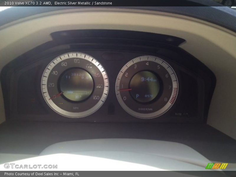Electric Silver Metallic / Sandstone 2010 Volvo XC70 3.2 AWD
