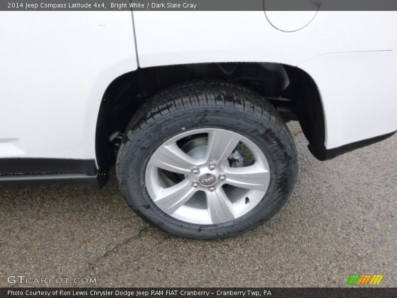 Bright White / Dark Slate Gray 2014 Jeep Compass Latitude 4x4