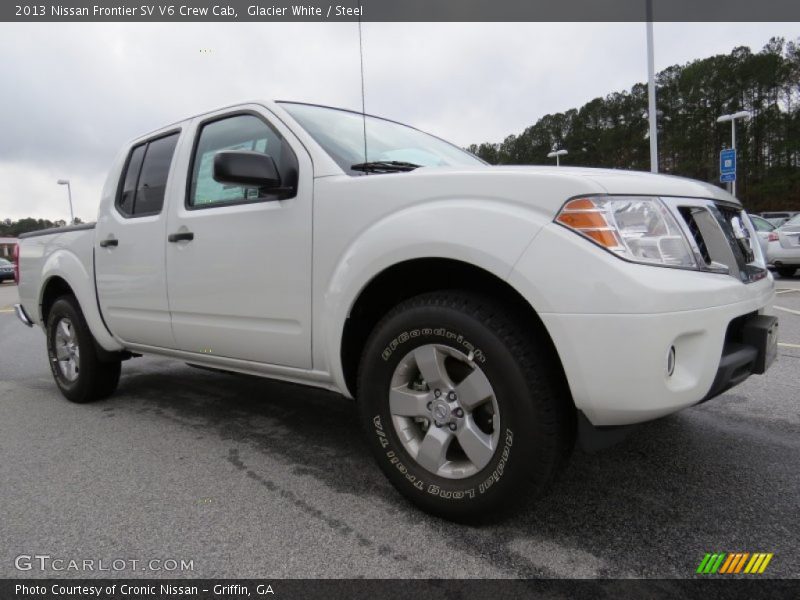 Glacier White / Steel 2013 Nissan Frontier SV V6 Crew Cab