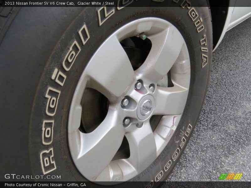 Glacier White / Steel 2013 Nissan Frontier SV V6 Crew Cab